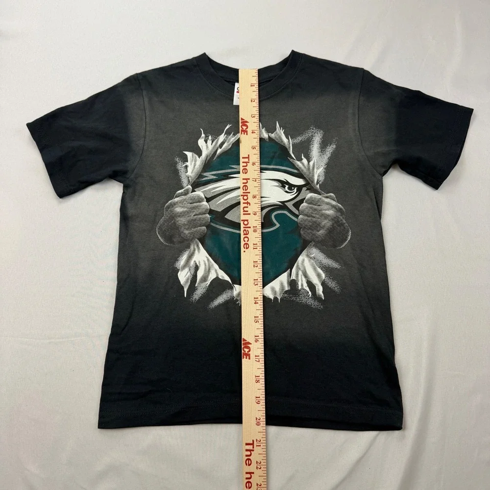 Anvil T-Shirt Kids XS Black Philadelphia Eagles Ripped Graphic Funny Back Text